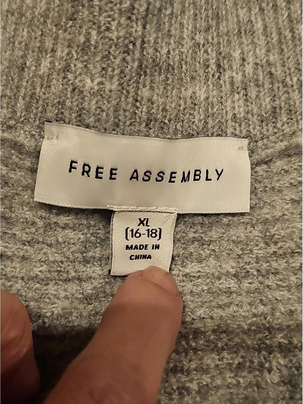 Free Assembly Women Heather Grey W/ Rhinestone Mini Sweater Skirt Size XL 16-18 - Picture 3 of 5